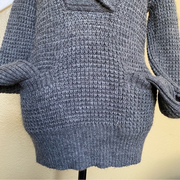 Ann Taylor LOFT Sweater - Picture 5 of 10